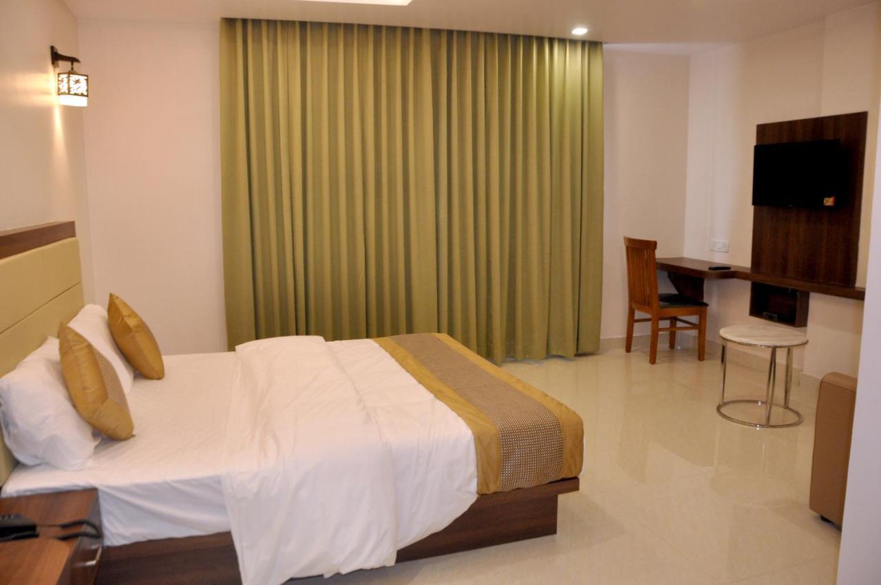 Hotel Ambika International Byndoor Bainduru Exterior foto
