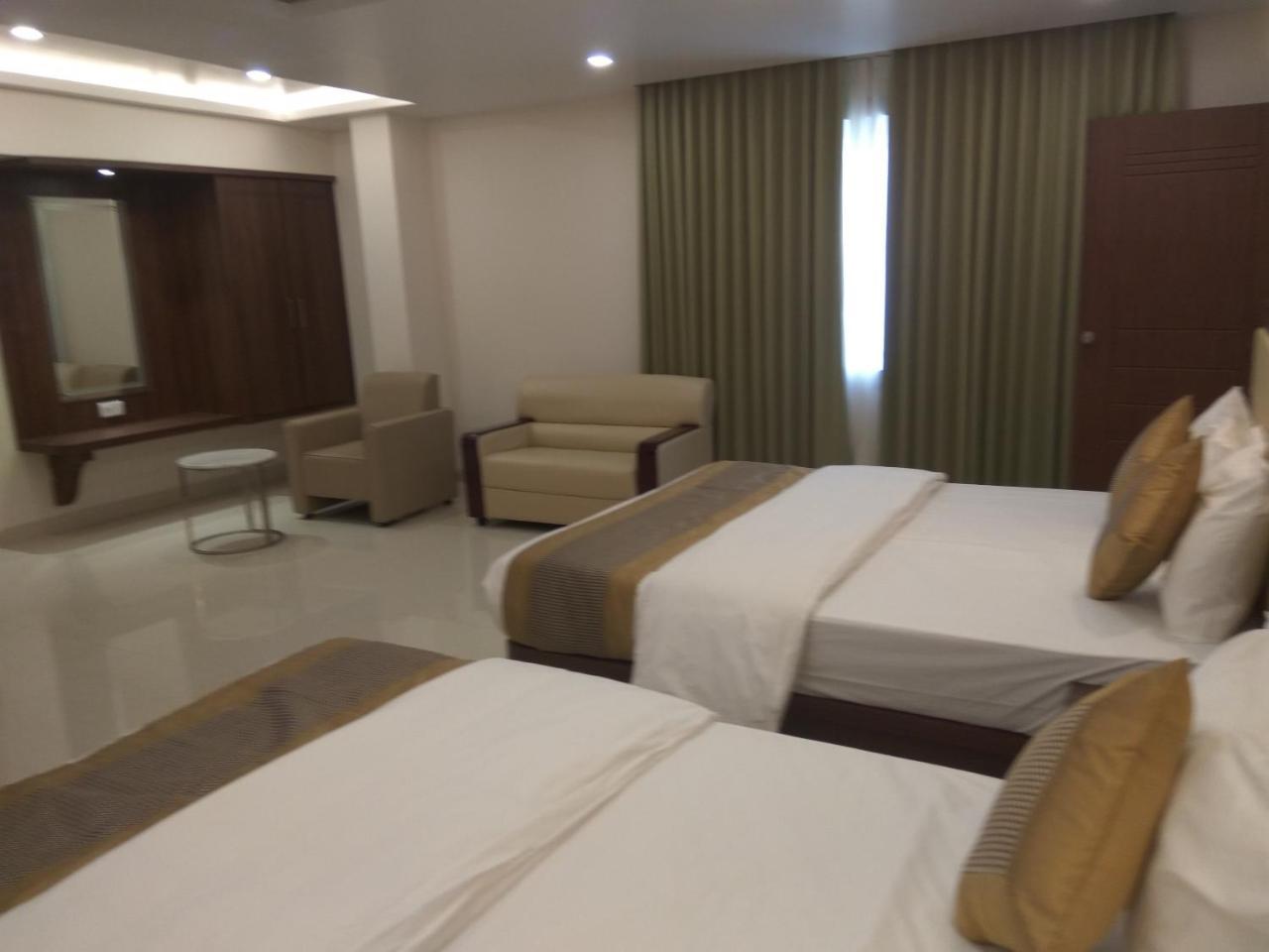 Hotel Ambika International Byndoor Bainduru Exterior foto