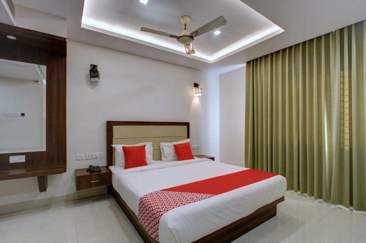 Hotel Ambika International Byndoor Bainduru Exterior foto