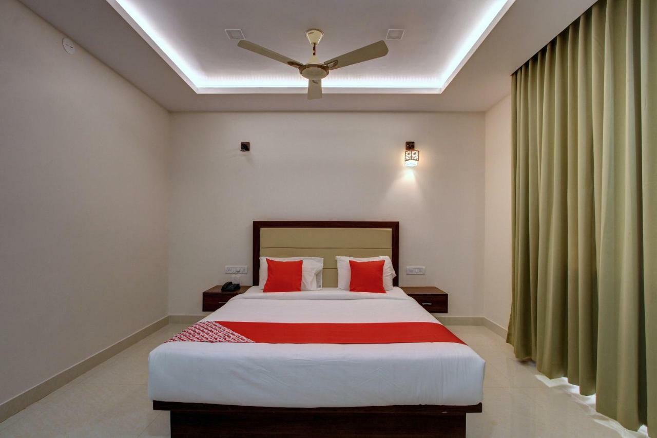 Hotel Ambika International Byndoor Bainduru Exterior foto
